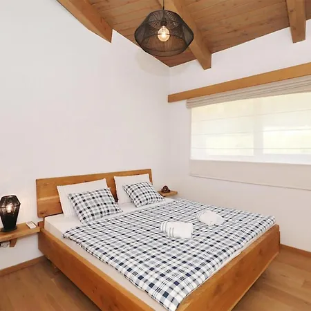 Cozy In With Jacuzzi Holiday home Bast