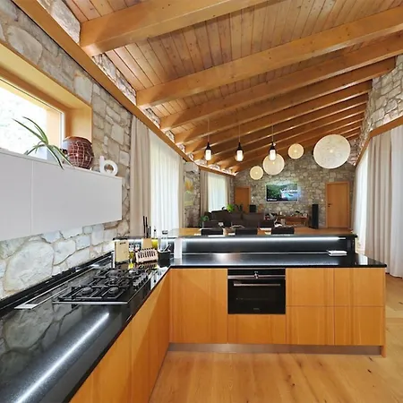 Cozy In With Jacuzzi Holiday home