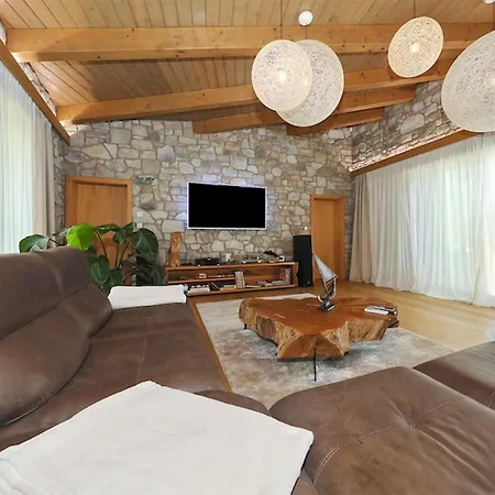 Lovely Home In Bast With Sauna *