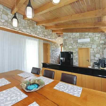 Holiday home Cozy In With Jacuzzi